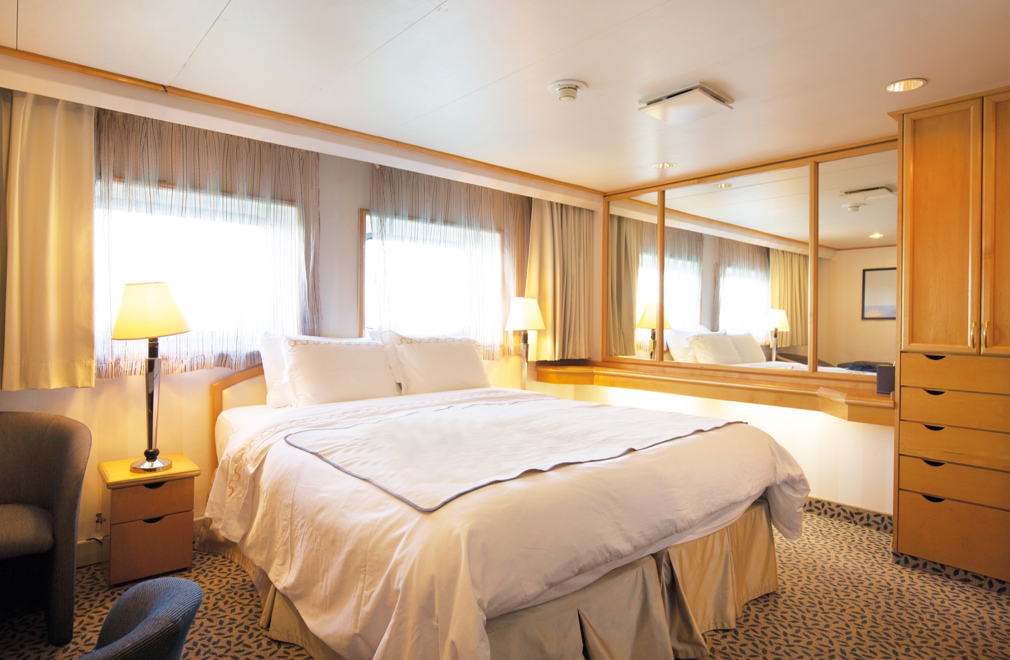 CroisiEurope La Belle des Oceans Suite 6.jpg